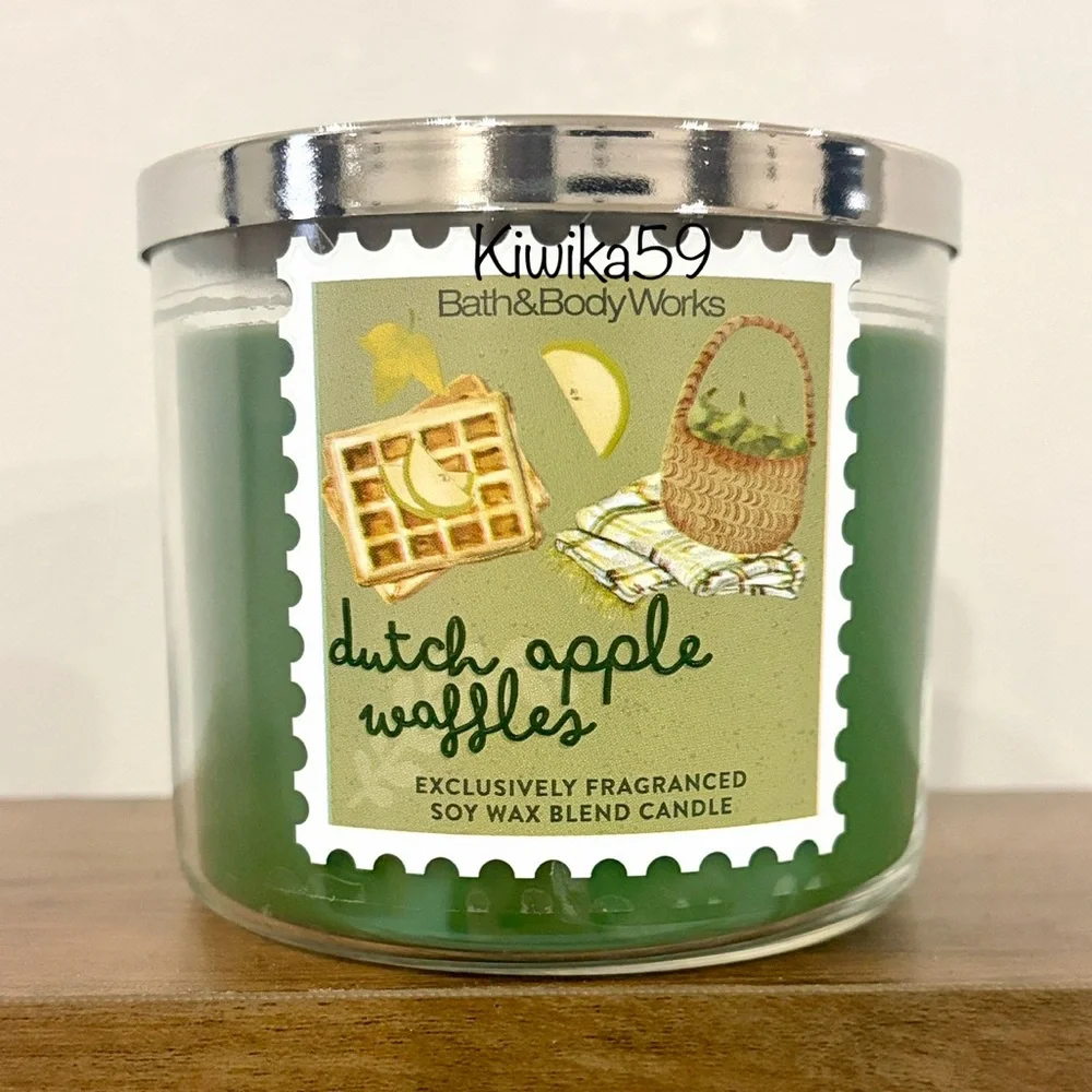 Bath & Body Works Dutch Apple Waffles Candle - Picture 1 of 3